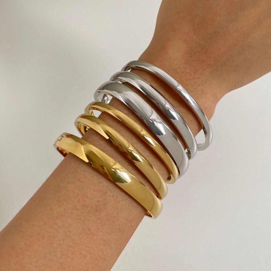 Bracelet "LOVE L" made of stainless steel