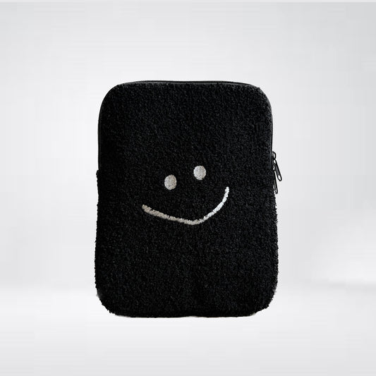 iPad Tasche "Smiley" mit weißem Stick & schwarzem Teddyfell