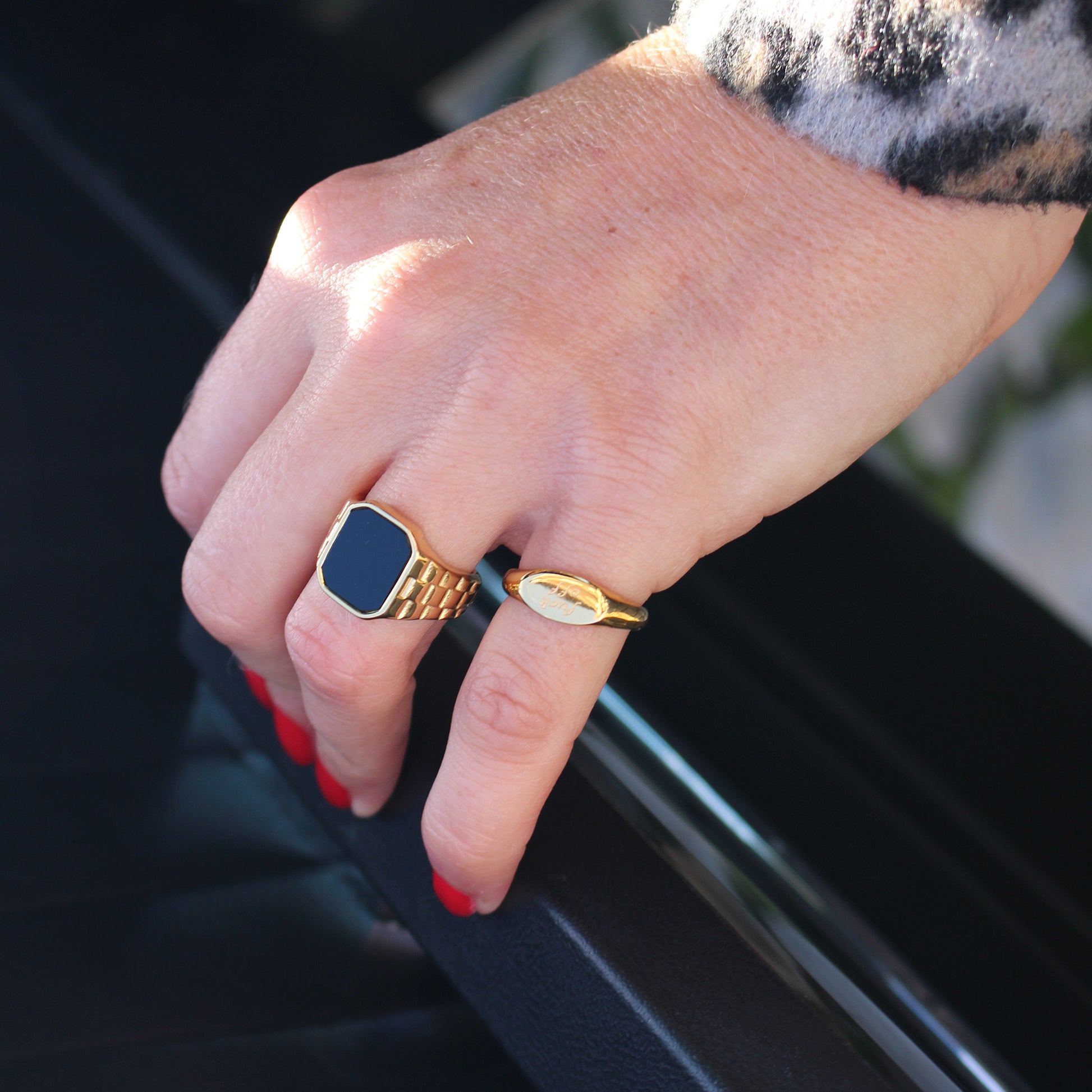 Ovaler Ring "f*** off" in Gold